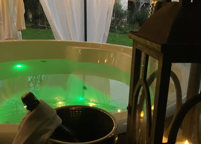 Paradis Fleuri Et Son Bain Nordique