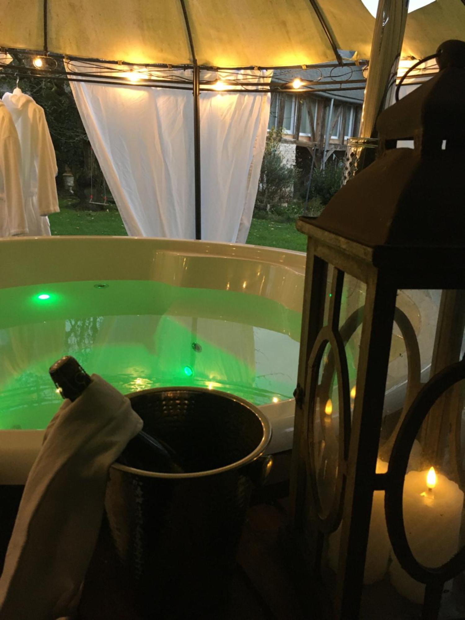 Paradis Fleuri Et Son Bain Nordique