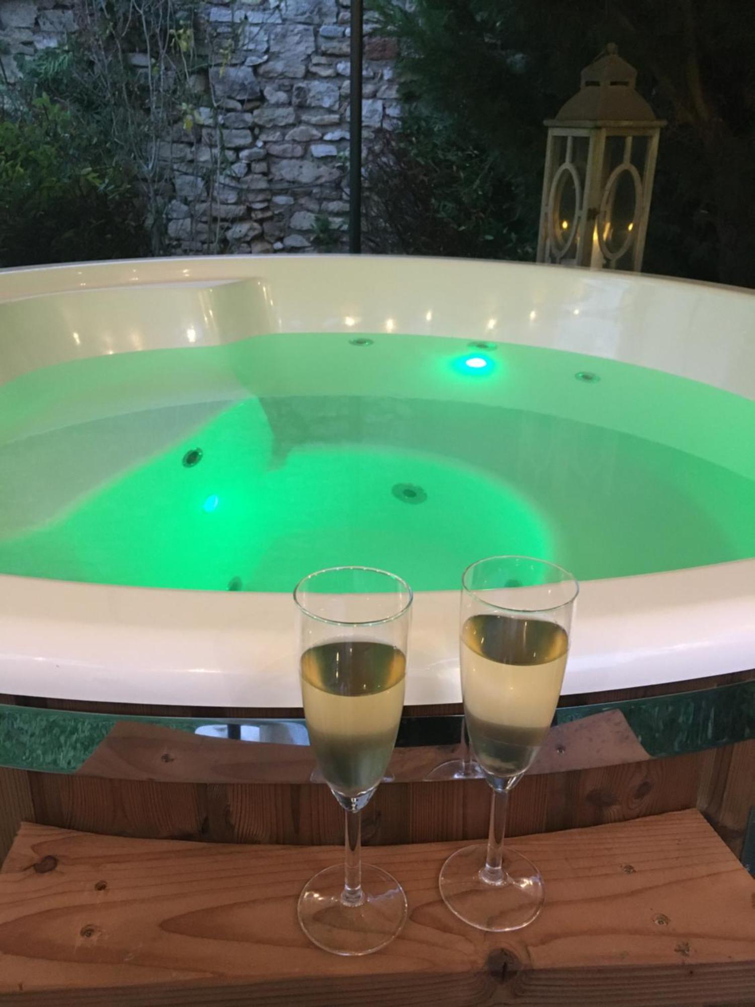 Holiday home Paradis Fleuri Et Son Bain Nordique